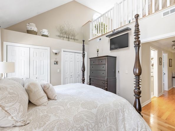 66 Pleasant St 16, Oxford MA 01537