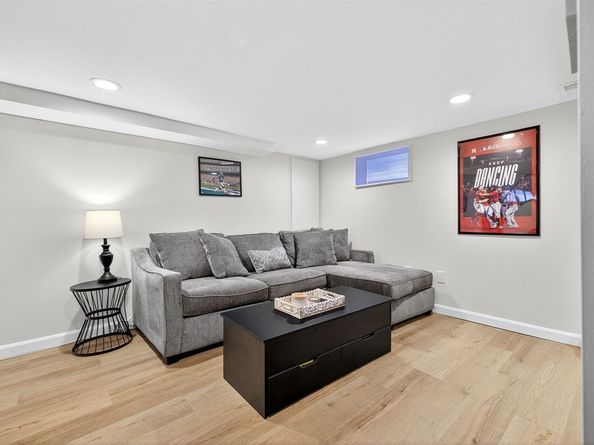 303 Pleasant St, Melrose MA 02176