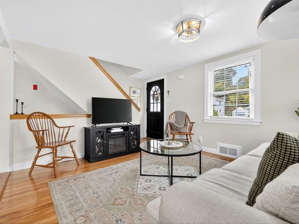 303 Pleasant St, Melrose MA 02176