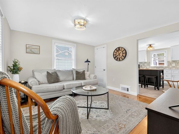 303 Pleasant St, Melrose MA 02176