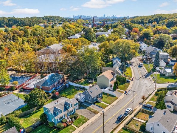 303 Pleasant St, Melrose MA 02176