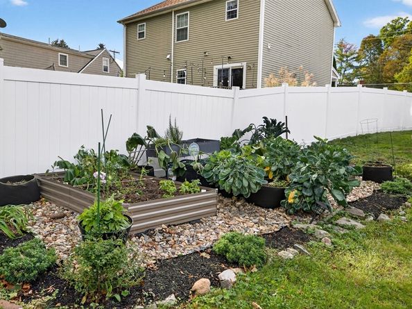 303 Pleasant St, Melrose MA 02176