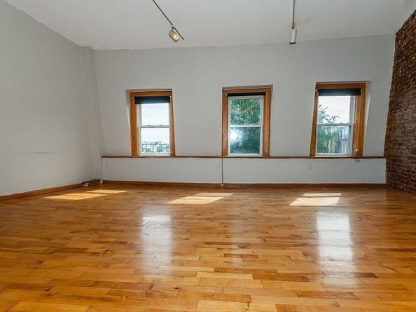 11 Savin Hill Ave, Boston MA 02125