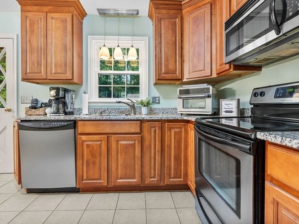 63 Crooker Dr, Lynn MA 01904