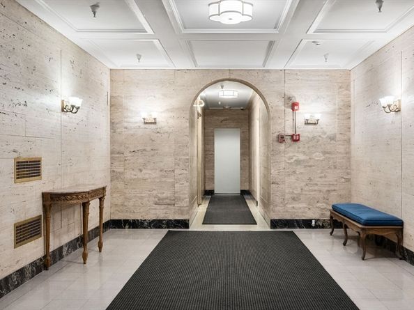 250 Commonwealth Avenue 6, Boston MA 02116