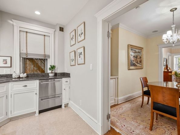 250 Commonwealth Avenue 6, Boston MA 02116