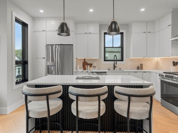 106 Moore PH7, Boston MA 02128