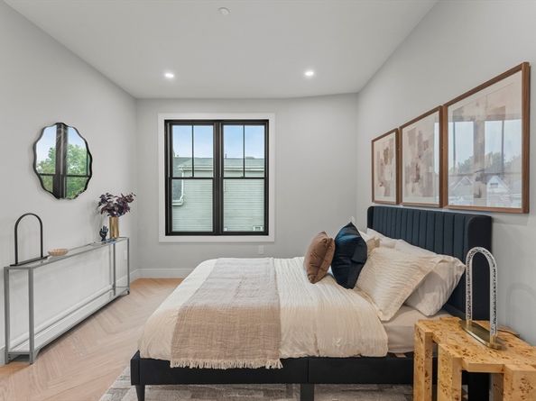 106 Moore PH7, Boston MA 02128