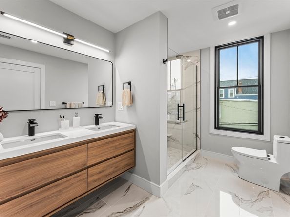 106 Moore PH7, Boston MA 02128