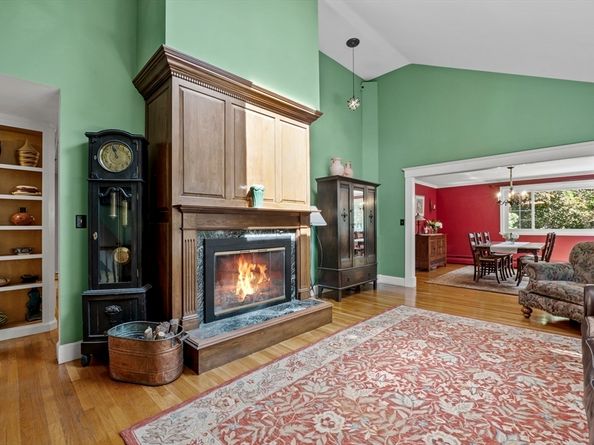 17 Topsfield Rd, Wenham MA 01984