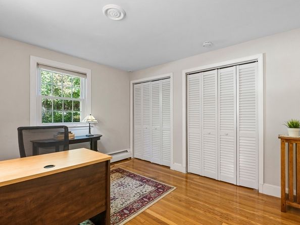 17 Topsfield Rd, Wenham MA 01984