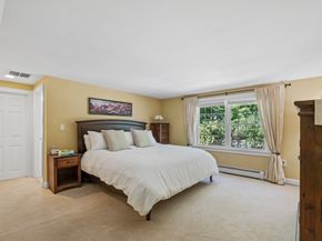 17 Topsfield Rd, Wenham MA 01984