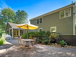17 Topsfield Rd, Wenham MA 01984