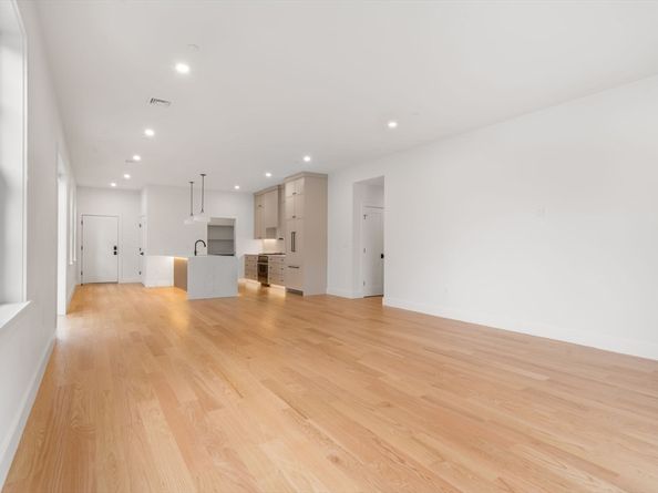 33 Pearl St. 4, Boston MA 02125