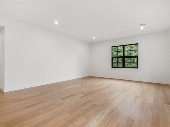 33 Pearl St. 4, Boston MA 02125