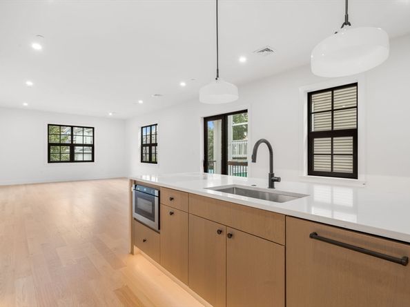 33 Pearl St. 4, Boston MA 02125