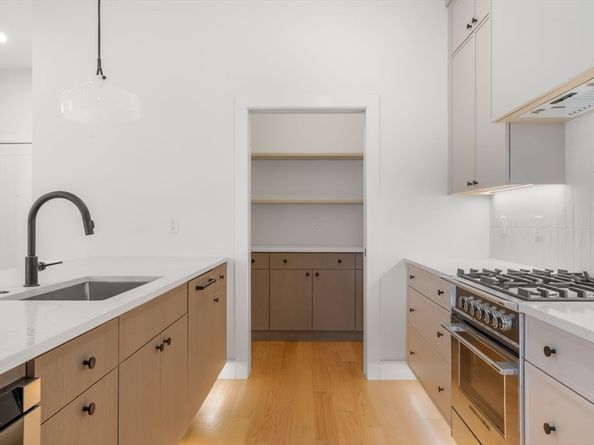 33 Pearl St. 4, Boston MA 02125