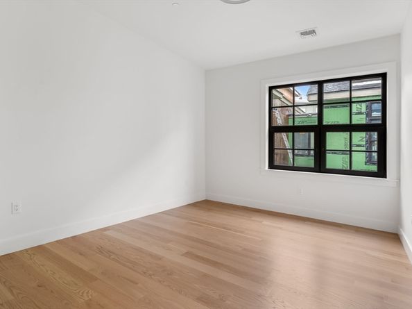 33 Pearl St. 4, Boston MA 02125