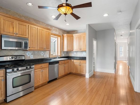 17 York Pl 1, Cambridge MA 02141