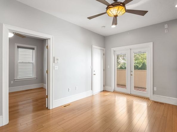 17 York Pl 1, Cambridge MA 02141