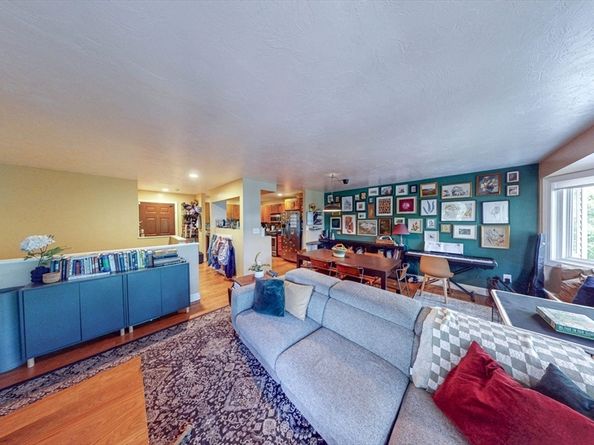 391 Hyde Park Ave 112, Boston MA 02131