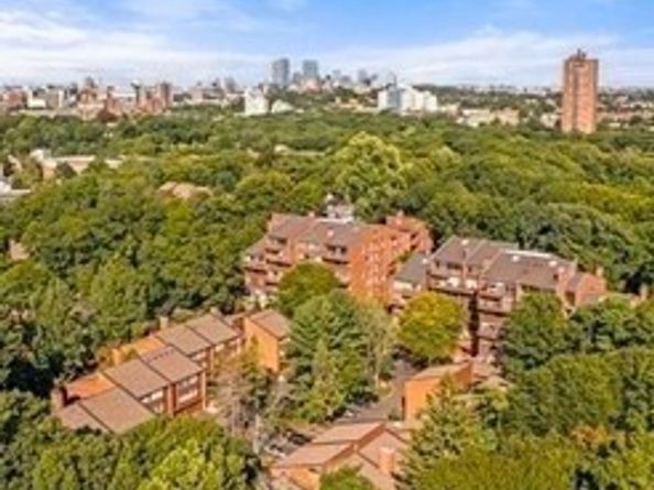 241 Perkins St D405, Boston MA 02130