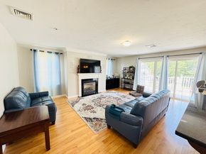 717 Hampton Way 717, Abington MA 02351
