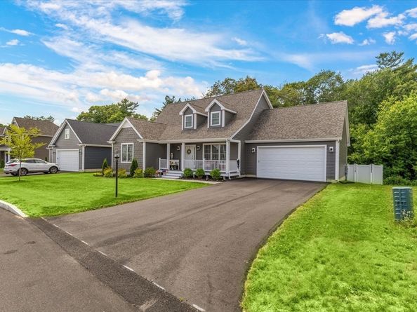 9 Titicut Ave, Bridgewater MA 02324