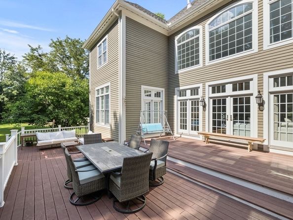 6 Ashley Court, Lynnfield MA 01940