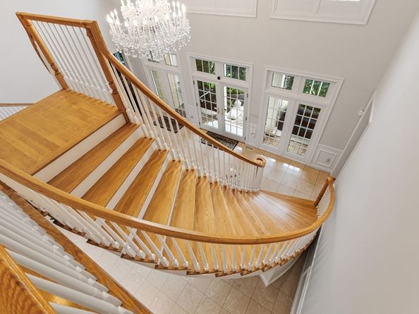 6 Ashley Court, Lynnfield MA 01940