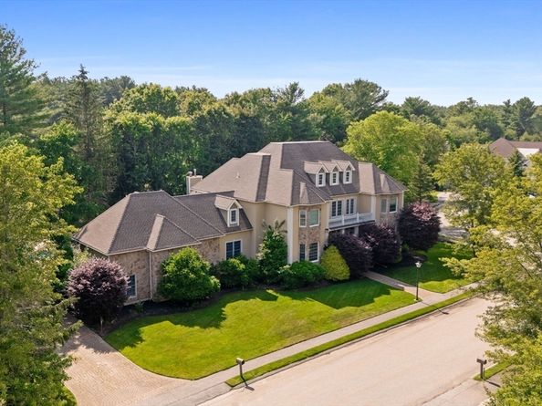 6 Ashley Court, Lynnfield MA 01940