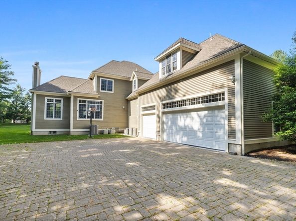 6 Ashley Court, Lynnfield MA 01940