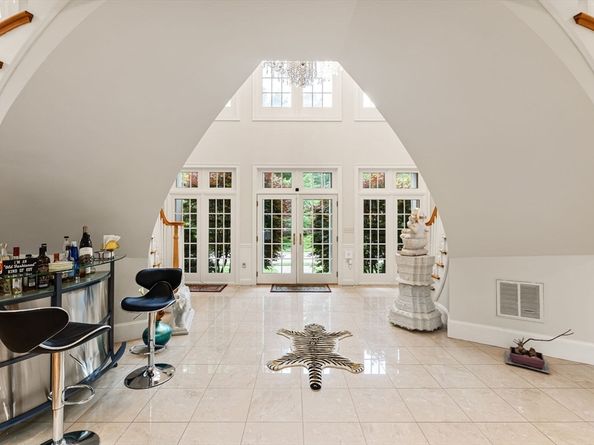 6 Ashley Court, Lynnfield MA 01940