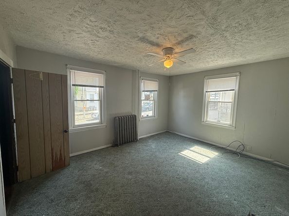 64 Suffolk St, Worcester MA 01604