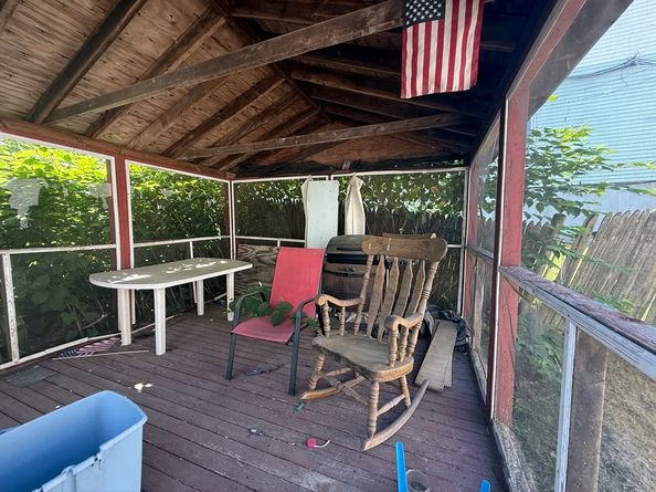 64 Suffolk St, Worcester MA 01604
