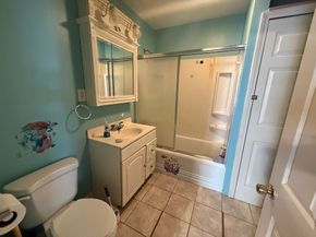 64 Suffolk St, Worcester MA 01604