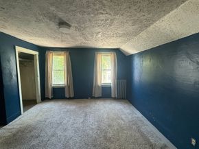 64 Suffolk St, Worcester MA 01604