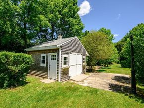 89 W Elm St, Pembroke MA 02359