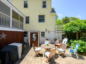 89 W Elm St, Pembroke MA 02359