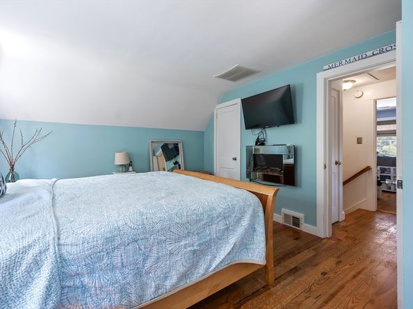 89 W Elm St, Pembroke MA 02359