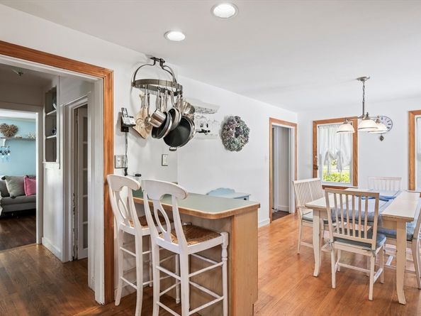 89 W Elm St, Pembroke MA 02359