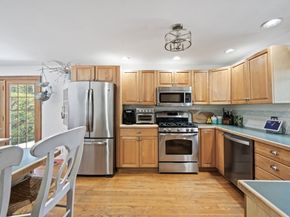 89 W Elm St, Pembroke MA 02359