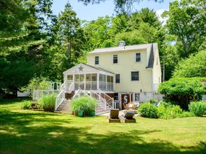 89 W Elm St, Pembroke MA 02359