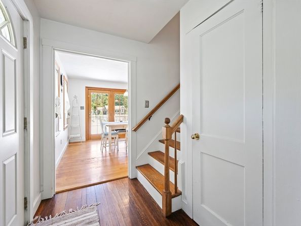 89 W Elm St, Pembroke MA 02359