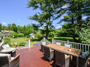 89 W Elm St, Pembroke MA 02359
