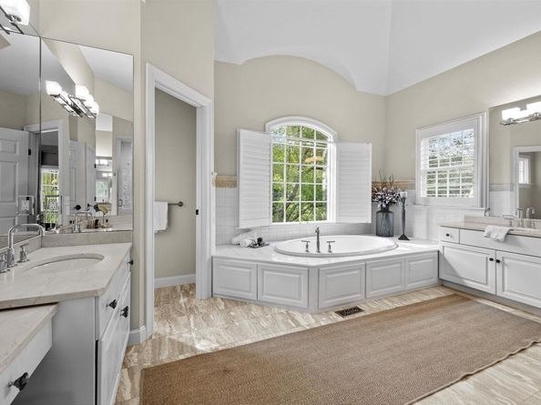 17 Olde Hickory Path, Westborough MA 01581