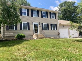 337 Mason Rd Ext, Dudley MA 01571