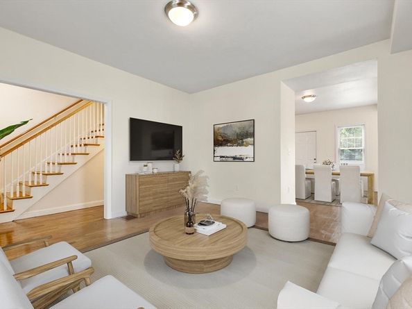 111-113 Pleasant St, Milton MA 02186