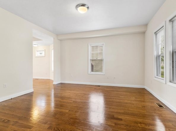111-113 Pleasant St, Milton MA 02186