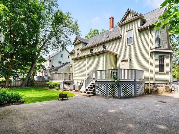 111-113 Pleasant St, Milton MA 02186